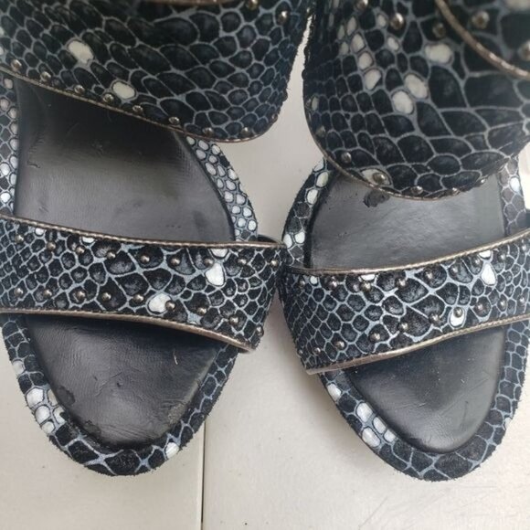 BCBGMaxAzria Freeda Cutout Studded Sandals Size 7.5 B - Picture 13 of 14